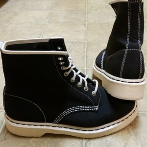 Dr Martens 8 Eye Lace up boots